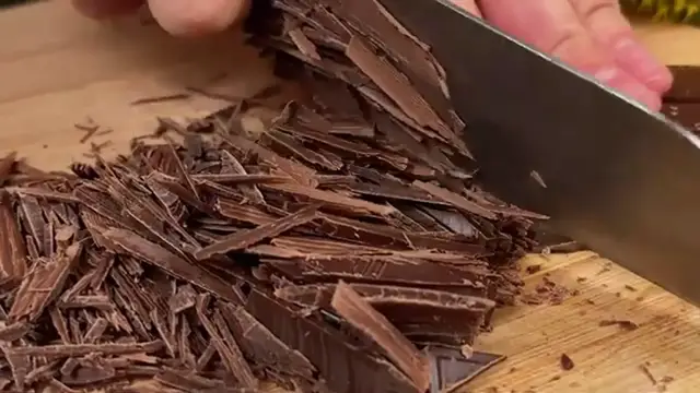 'Video thumbnail for Only Milk and Chocolate – Delicious No-Bake Dessert in 5 Minutes!'