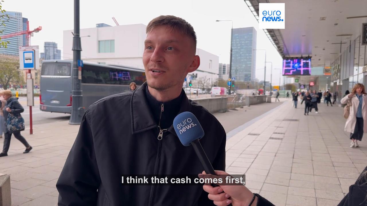 Video thumbnail for Is it worth stockpiling cash as phsyical currency makes comeback in Poland?