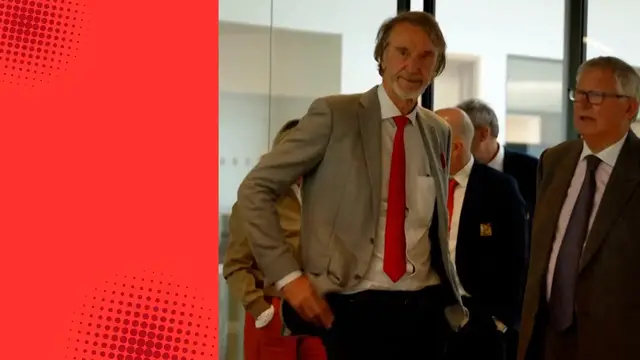 'Video thumbnail for Alex Ferguson enjoys tour of Man United state-of-the-art training base'