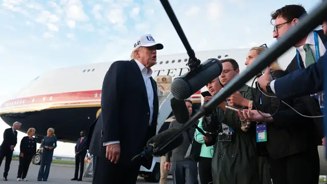 Video thumbnail for Trump doubles down on $5K checks as Johnson says Congress must approve
