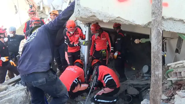 Video thumbnail for Venezuela: Turkish rescue teams continue search operations as Venezuela quake death toll reaches 1,719.