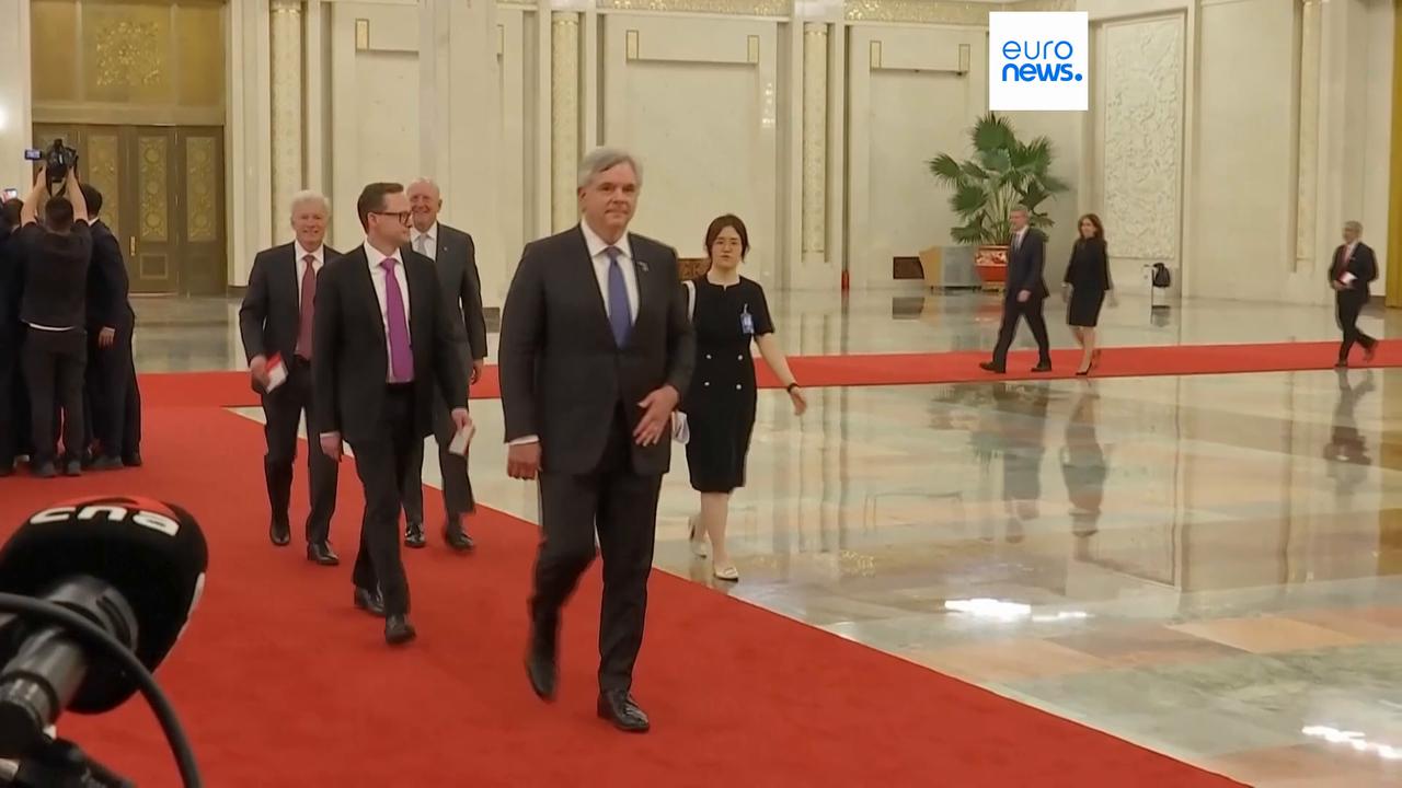 Video thumbnail for Elon Musk brings son X Æ A-Xii to high-level business meeting with China’s premier