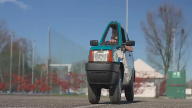 Video thumbnail for Narrowest drivable car