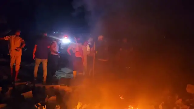 Video thumbnail for Israeli airstrike devastates residential area in central Gaza.