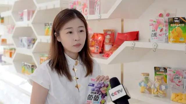 Video thumbnail for China: Chinese snacks satiate global palates.