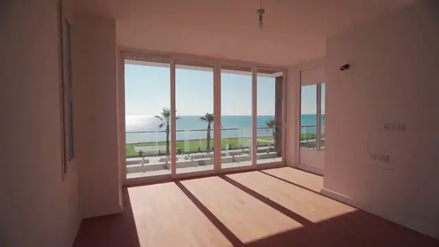 Video thumbnail for Laminate vs Hardwood Flooring: A Comprehensive Guide