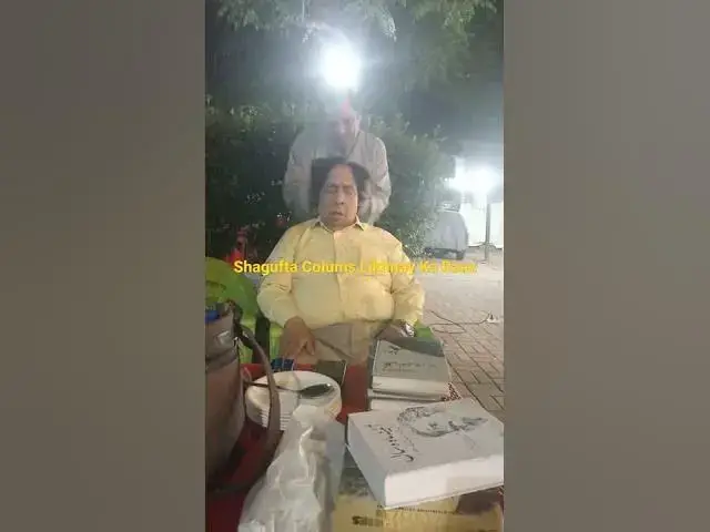 Video thumbnail for Respected Attaul Haq Qasmi in Relaxing Mood Before Dinner | Secrets of Writing Humorous Columns |