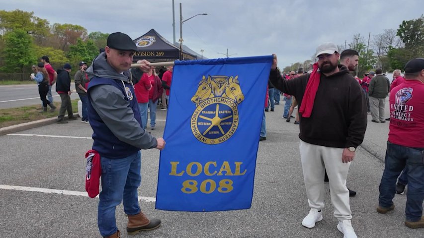 Video thumbnail for MTA union leaders hold rally week away from possible LIRR strike