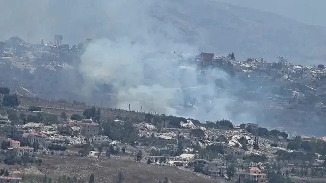 Video thumbnail for Lebanon: Israeli drone strikes hit Kfar Tebnit in Southern Lebanon.