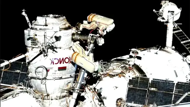 Video thumbnail for Finding ISS Hardware Remains Tough, Even During a Spacewalk