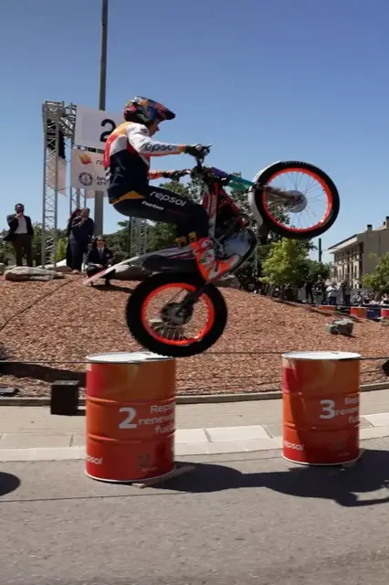 Video thumbnail for Most consecutive barrels jumped on a motorcycle (rear wheel only) - 53 by Toni Bou