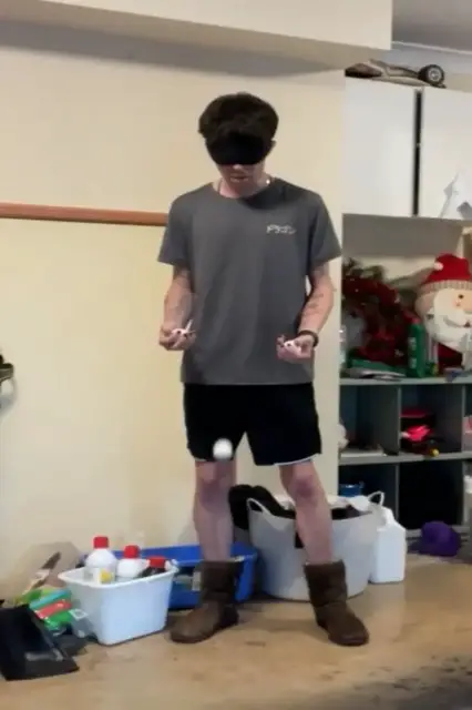 Video thumbnail for Longest duration three ball bounce juggle while blindfolded - 15 minutes and 52 seconds by Brendan Kelbie