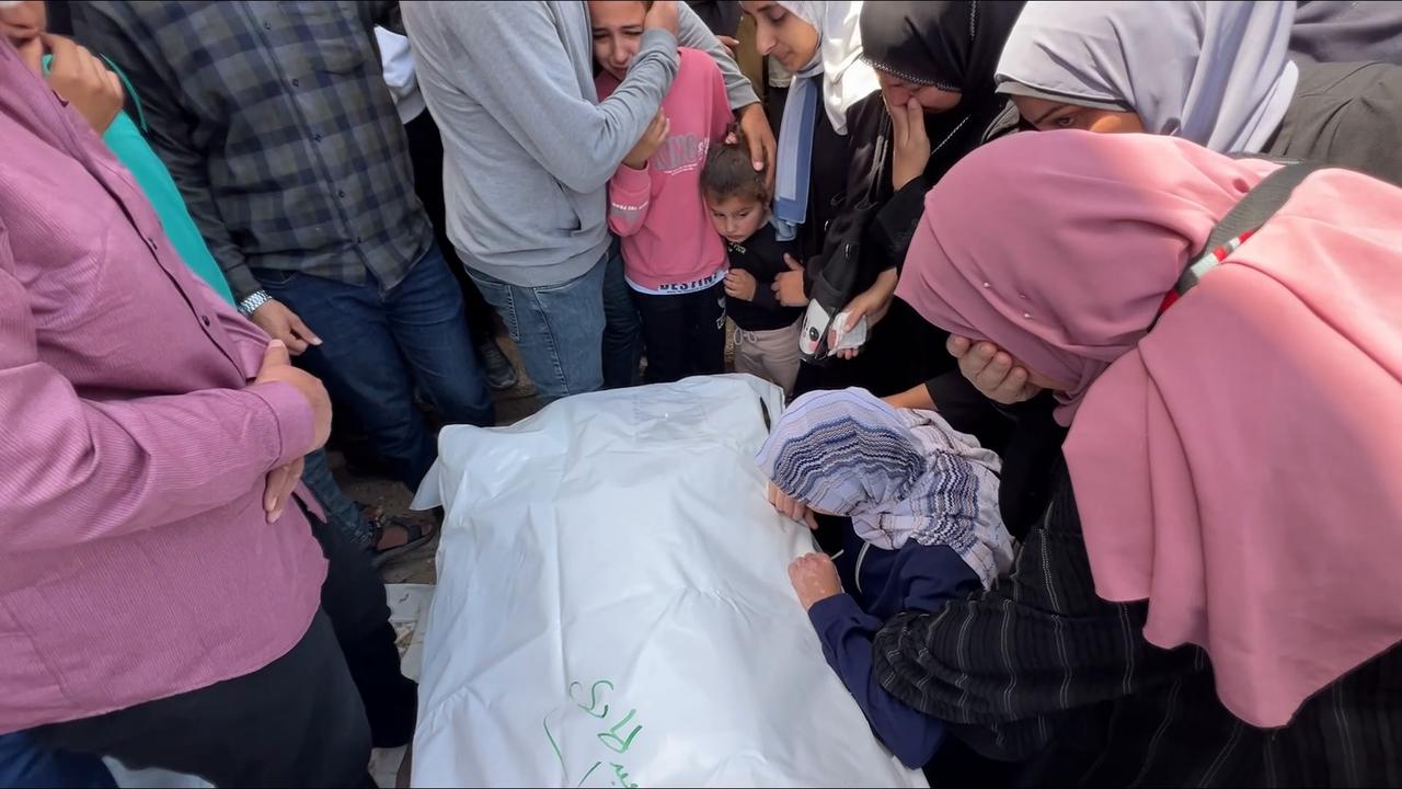 Video thumbnail for Israeli attacks kill 3 Palestinians, injure 4 others in latest Gaza truce violations (2).
