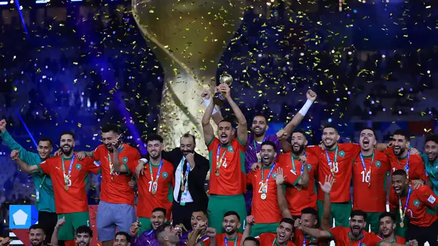 Video thumbnail for Morocco players and fans celebrate winning Arab Cup