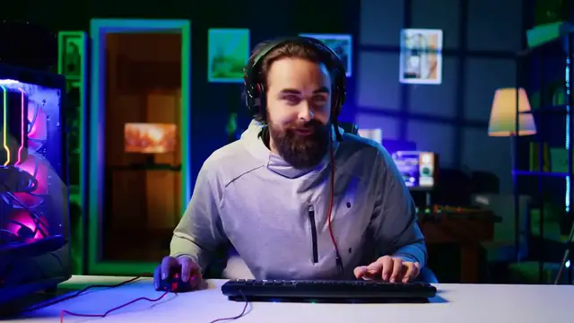 Video thumbnail for LoL Skins