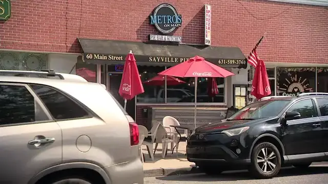 Video thumbnail for 19-year-old stabbed as argument turns violent inside Sayville restaurant