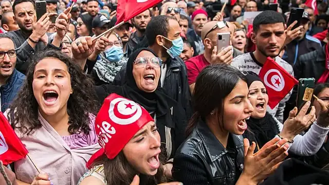 Video thumbnail for Jailed Tunisian opposition leader Jawhar Ben Mbarek assaulted in prison, family says