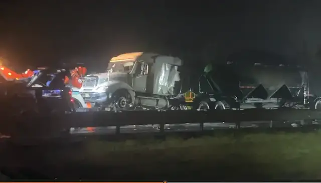 Video thumbnail for Tractor-trailer crash limits traffic to one lane on I-295 North in Mercer County