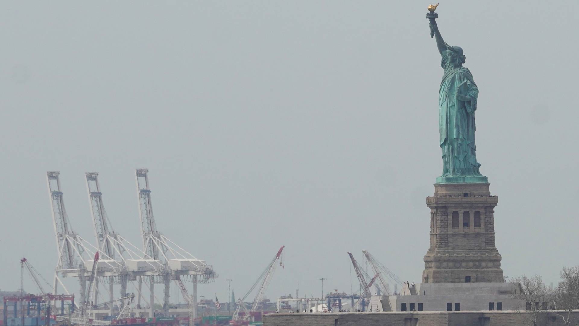 Video thumbnail for Companies begin collecting tariff refunds following Supreme Court decision