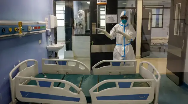 Video thumbnail for Kenya strengthens Ebola measures after first confirmed case