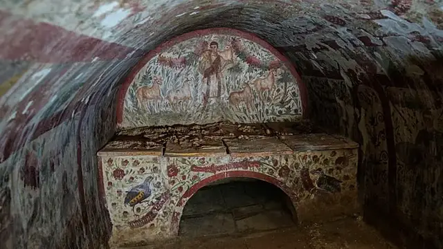 Video thumbnail for Turkey: archaeologists uncover ancient Jesus fresco in tomb