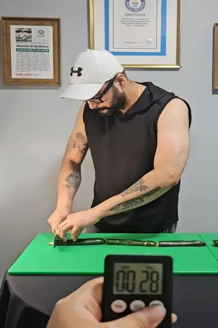 Video thumbnail for Most slices of a courgette/zucchini in 30 seconds - 150 by Karma Grover