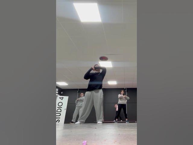 Video thumbnail for Dc: 🙋🏻‍♂️|| Una coreo de mi clase de adultos inicial, si os grabais mencionadme #viral #dance