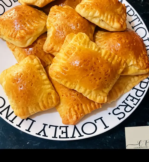 Video thumbnail for Mini Cheese, Onion & Paprika Pies 🥧🧀