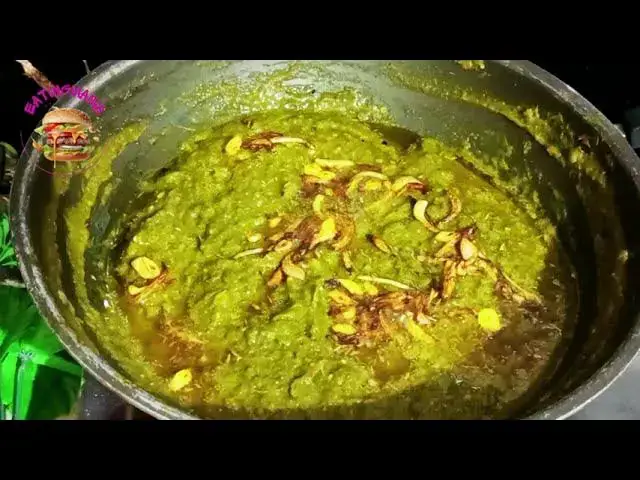 'Video thumbnail for Quick Delicious Saag in Pressure Cooker Recipe'