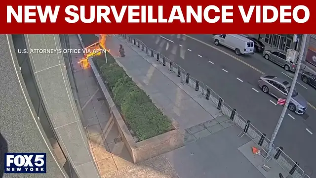 Video thumbnail for New video shows man lighting fire outside 26 Federal Plaza