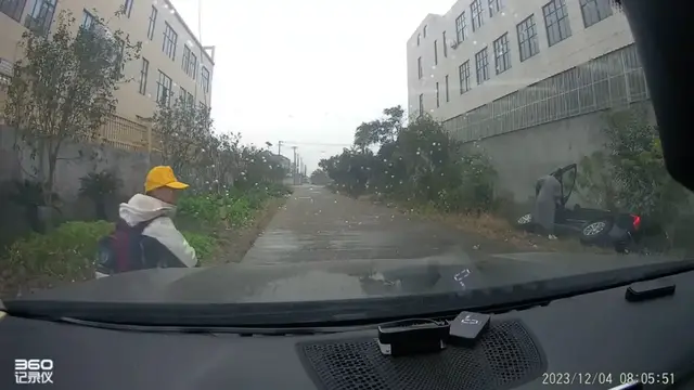 Video thumbnail for Dashcam Captures Shocking Crash in Zhejiang