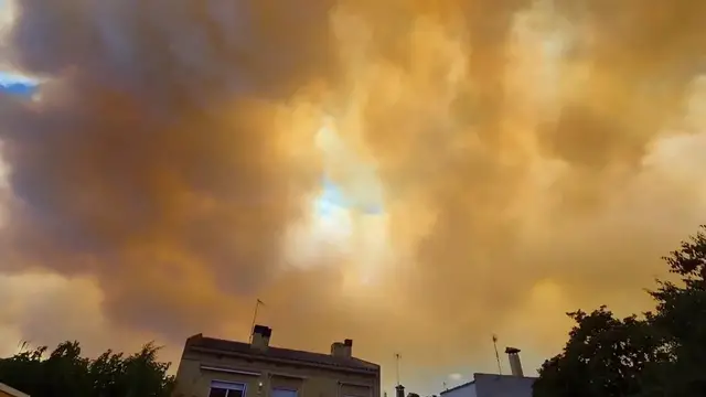 Video thumbnail for Spain: Wildfire Near La Bisbal d’Empordà Forces Thousands to Shelter in Place.