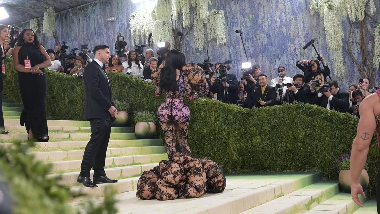 Video thumbnail for NY: 2026 Metropolitan Museum of Art Costume Institute Gala 3.