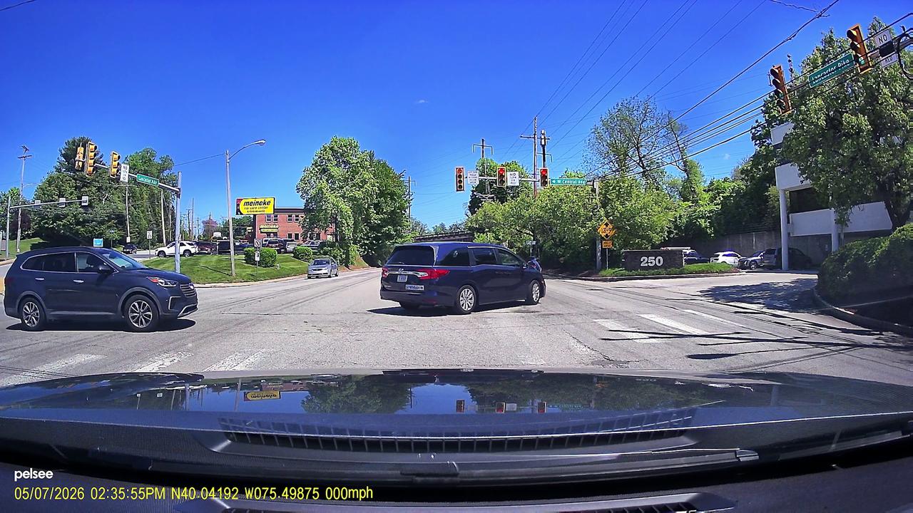 Video thumbnail for Electric Wheelchair In Philadelphia Traffic