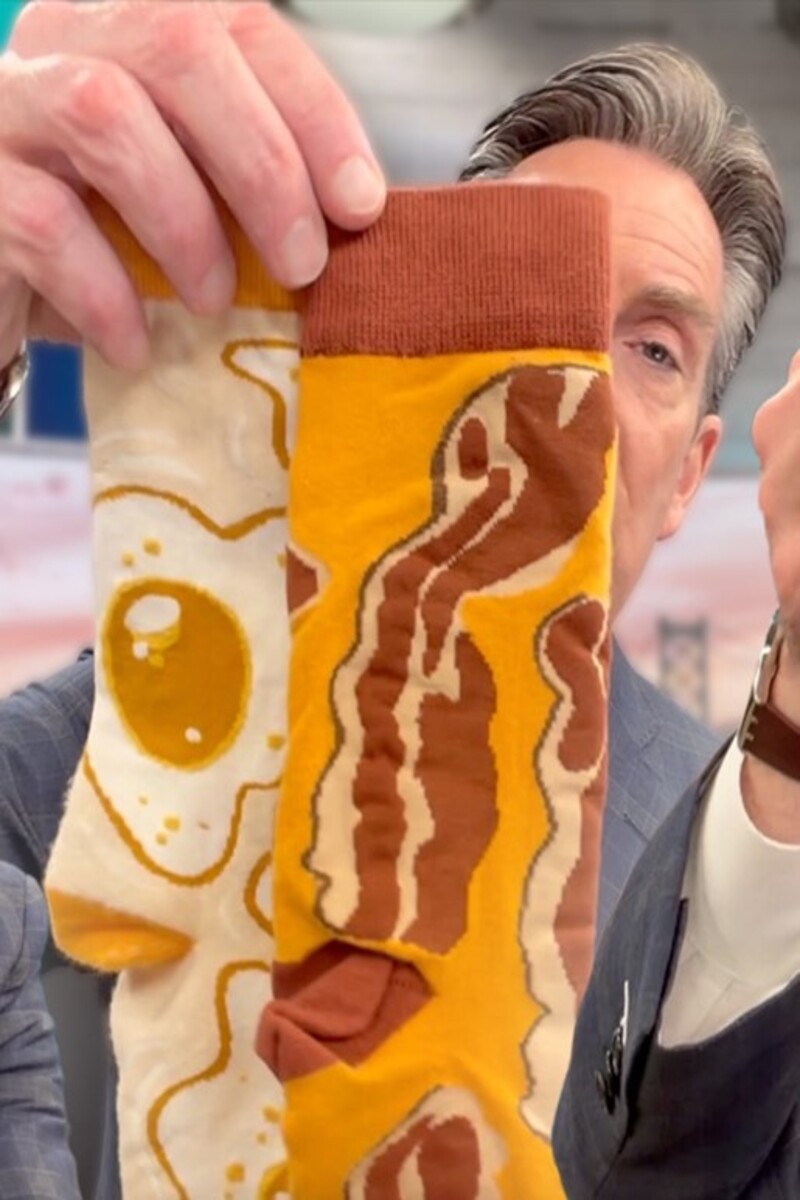 Video thumbnail for Largest collection of socks  1,531 pairs by Jim Donovan