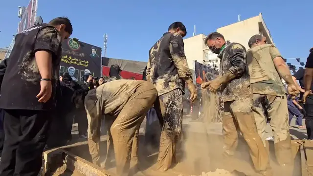 Video thumbnail for Iran: Thousands mark Ashura in Iran to mourn Imam Hussein.