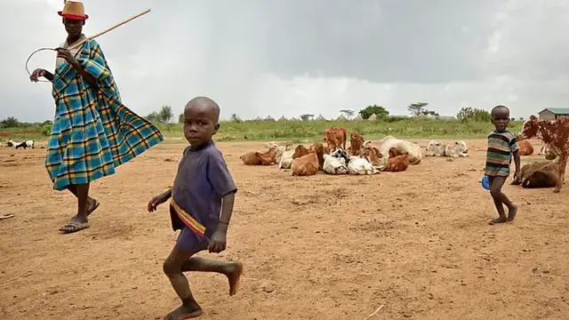 Video thumbnail for Uganda launches emergency food aid for drought-hit Karamoja