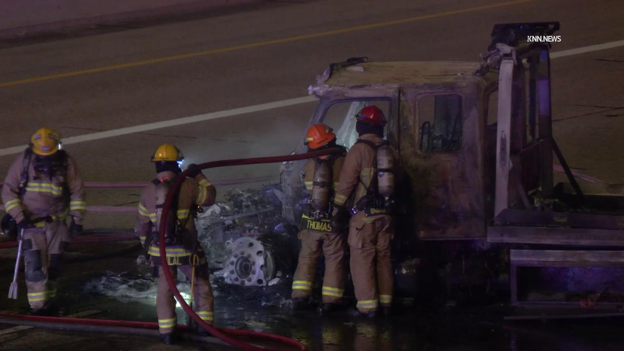 Video thumbnail for US, Phoenix: Chandler Bystanders Help Driver After Fiery Tow Truck Crash With Sound On Tape.