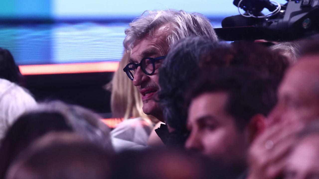 Video thumbnail for UNCAPTIONED: Wim Wenders withdraws 1975 film over Nastassja Kinski topless scene.