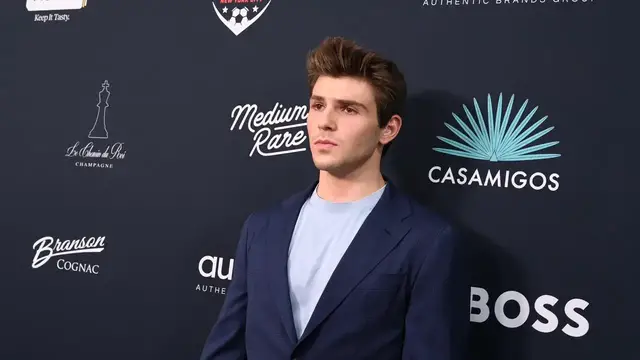 Video thumbnail for NY: Sports Illustrated Beyond the Pitch New York - Arrivals 39.