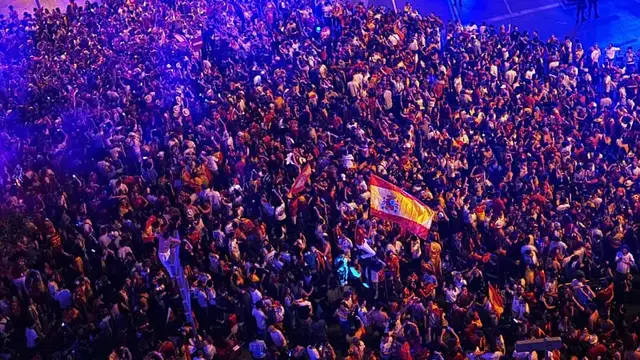 Video thumbnail for Wild celebrations in Madrid after Spain seal FIFA World Cup victory