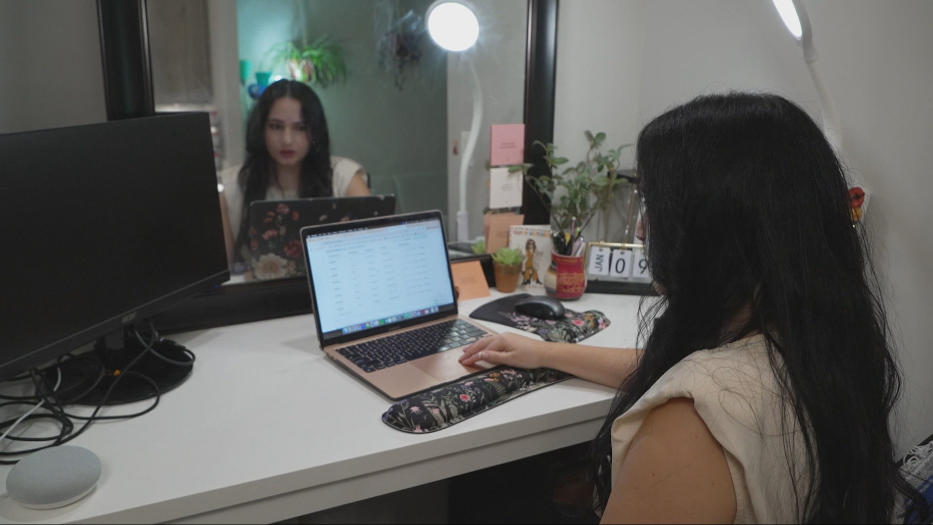 Video thumbnail for Gen Z feels left behind as debt, low wages and housing costs crush the 'American dream'