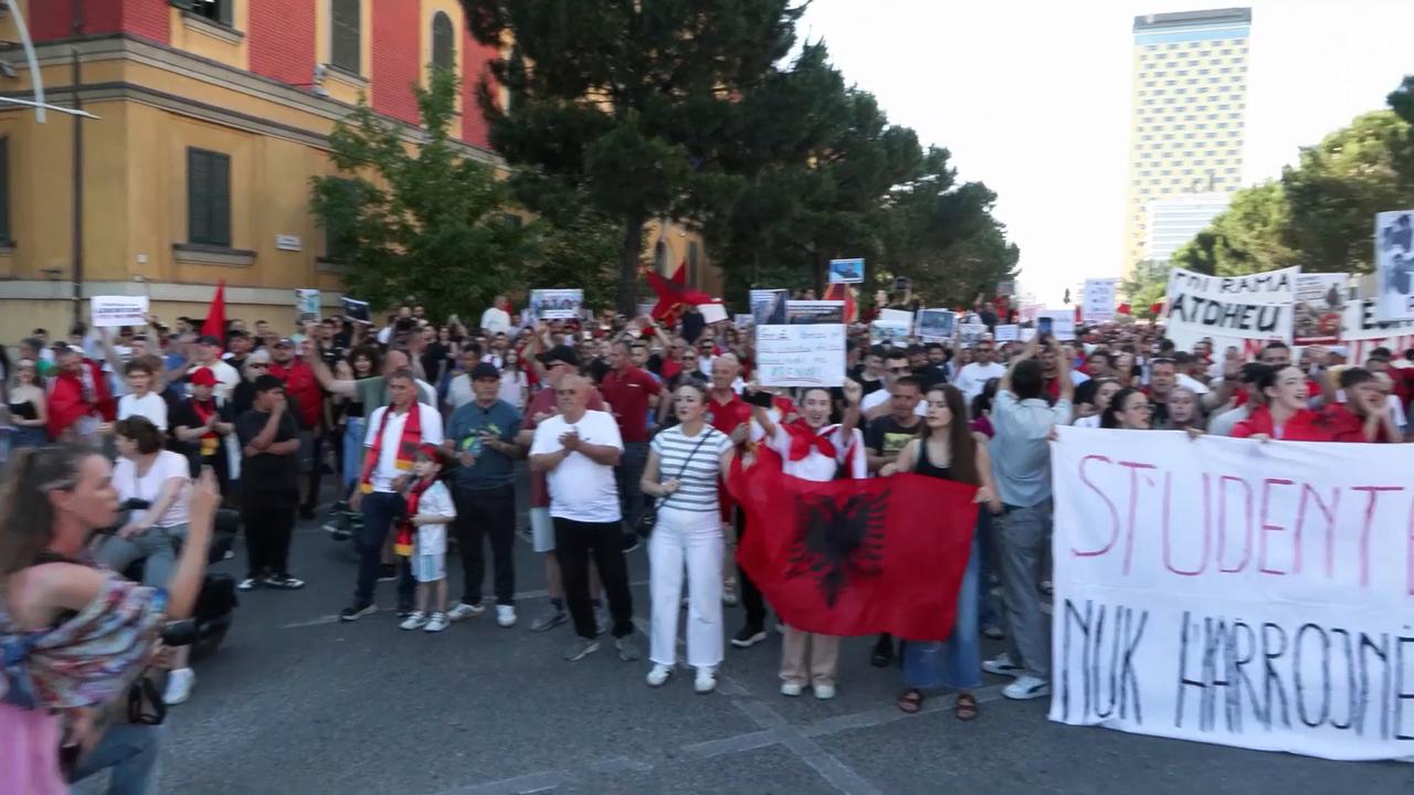 Video thumbnail for Albania: Albania tourism project protests enter 8th day in capital.
