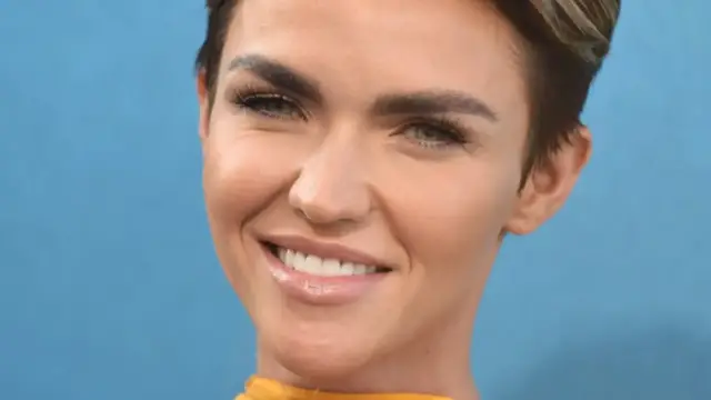 Video thumbnail for Celebs Who Identify As Non-Binary