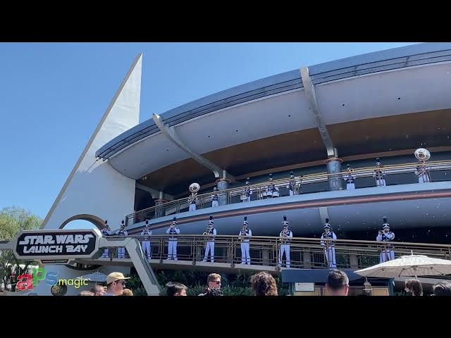 Video thumbnail for Star Wars Medley - Disneyland Band in Tomorrowland