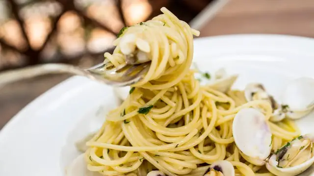 Video thumbnail for 12 Must-Try Italian Pasta Sauces You'll Wish You Tried Sooner