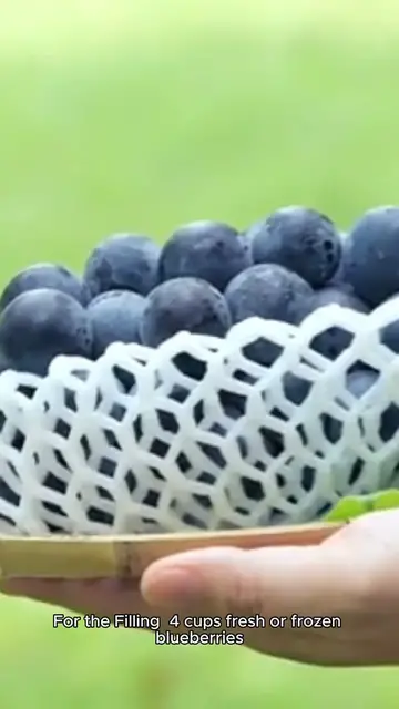 Video thumbnail for blueberry crisp recipe