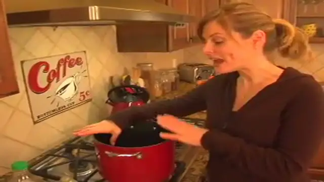 Video thumbnail for How To Stove Top Popcorn(360P)