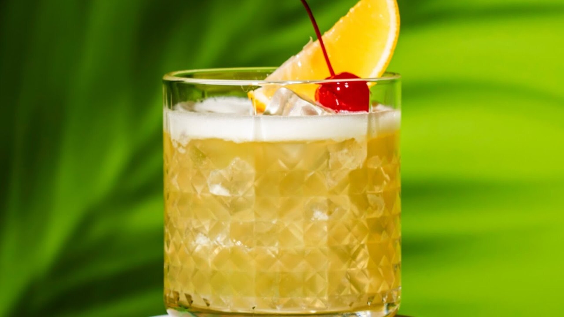 Video thumbnail for 11 Drinks Bartenders Are Begging You To Stop Ordering