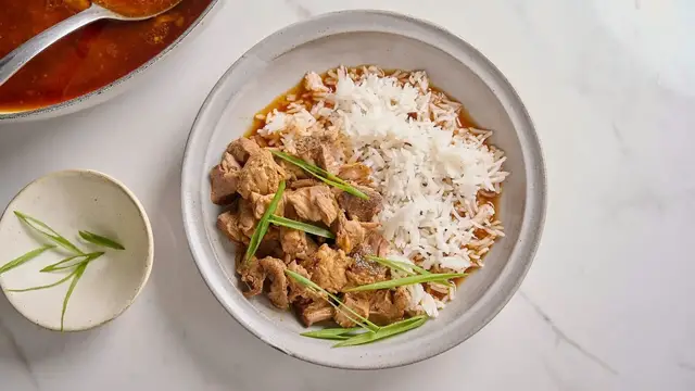 Video thumbnail for Apple Cider And Gochujang Braised Pork Recipe